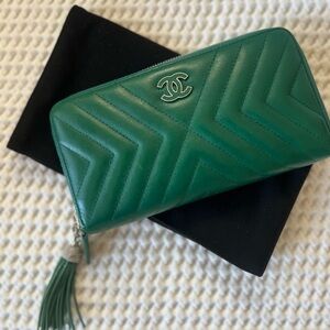 CHANEL Emerald Chevron Wallet